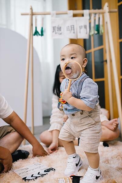 Loop Bakery 圈圈∥不用萬元的生日抓週派對∥韓系佈置風格∥費用含攝影師、主持人再加贈送生日蛋糕及木製相框