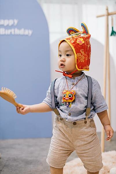 Loop Bakery 圈圈∥不用萬元的生日抓週派對∥韓系佈置風格∥費用含攝影師、主持人再加贈送生日蛋糕及木製相框