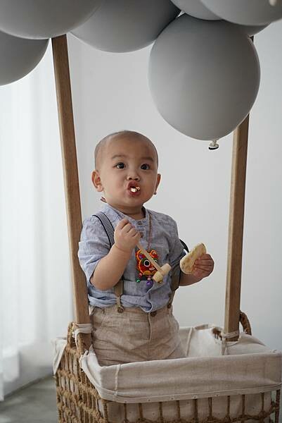 Loop Bakery 圈圈∥不用萬元的生日抓週派對∥韓系佈置風格∥費用含攝影師、主持人再加贈送生日蛋糕及木製相框