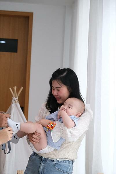 Loop Bakery 圈圈∥不用萬元的生日抓週派對∥韓系佈置風格∥費用含攝影師、主持人再加贈送生日蛋糕及木製相框