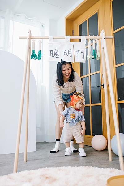 Loop Bakery 圈圈∥不用萬元的生日抓週派對∥韓系佈置風格∥費用含攝影師、主持人再加贈送生日蛋糕及木製相框