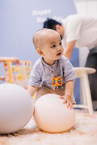 Loop Bakery 圈圈∥不用萬元的生日抓週派對∥韓系佈置風格∥費用含攝影師、主持人再加贈送生日蛋糕及木製相框