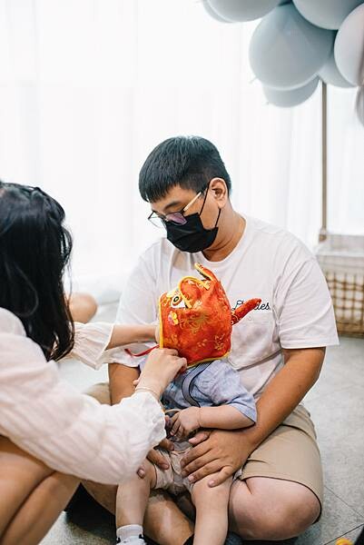 Loop Bakery 圈圈∥不用萬元的生日抓週派對∥韓系佈置風格∥費用含攝影師、主持人再加贈送生日蛋糕及木製相框