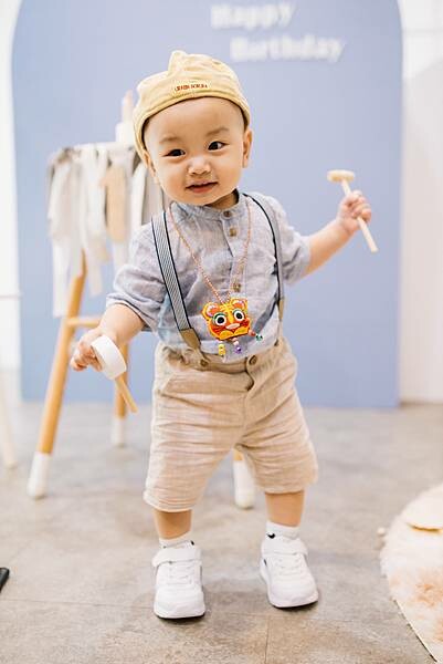 Loop Bakery 圈圈∥不用萬元的生日抓週派對∥韓系佈置風格∥費用含攝影師、主持人再加贈送生日蛋糕及木製相框