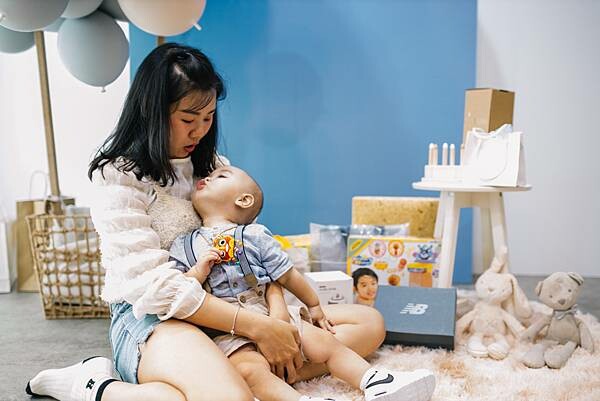 Loop Bakery 圈圈∥不用萬元的生日抓週派對∥韓系佈置風格∥費用含攝影師、主持人再加贈送生日蛋糕及木製相框