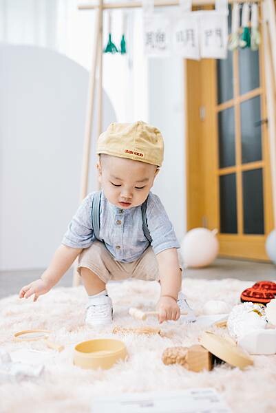 Loop Bakery 圈圈∥不用萬元的生日抓週派對∥韓系佈置風格∥費用含攝影師、主持人再加贈送生日蛋糕及木製相框