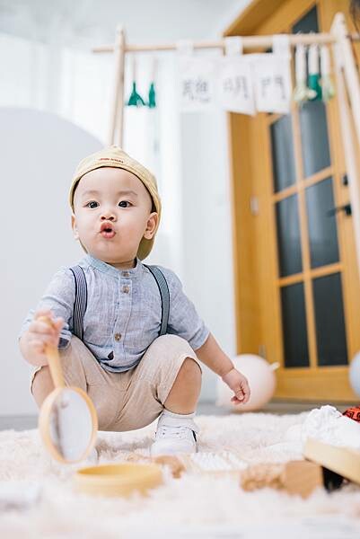 Loop Bakery 圈圈∥不用萬元的生日抓週派對∥韓系佈置風格∥費用含攝影師、主持人再加贈送生日蛋糕及木製相框