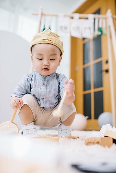 Loop Bakery 圈圈∥不用萬元的生日抓週派對∥韓系佈置風格∥費用含攝影師、主持人再加贈送生日蛋糕及木製相框