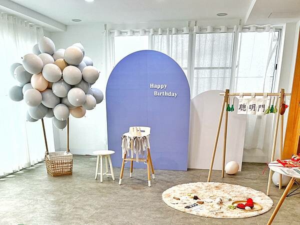 Loop Bakery 圈圈∥不用萬元的生日抓週派對∥韓系佈置風格∥費用含攝影師、主持人再加贈送生日蛋糕及木製相框