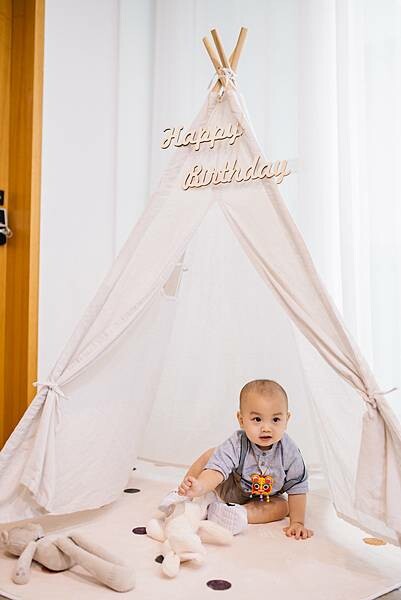 Loop Bakery 圈圈∥不用萬元的生日抓週派對∥韓系佈置風格∥費用含攝影師、主持人再加贈送生日蛋糕及木製相框