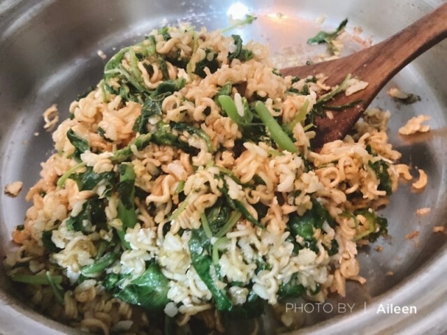 手作家常料理|作法神似韓式拌飯的泡麵炒飯特色創意料理 | Beauty Update