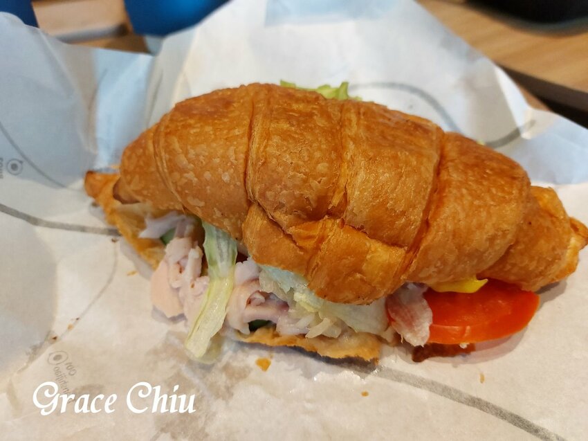 Metro Taipei x LOUISA COFFEE路易莎北捷聯名旗艦店～寬敞舒適的用餐環境讓人喜歡