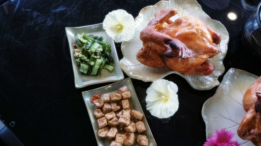 中部景點 ｜2023 蜀葵花海現身－巨型人偶+玩陶+嚕貓一起野餐吧!