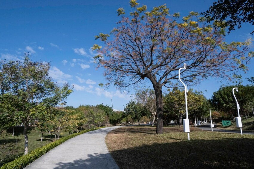 2023台中燈會-  《中央公園》盛大展開，2/4~12日盛大展開，6大主題燈區，逾30座燈組 超可愛啊!