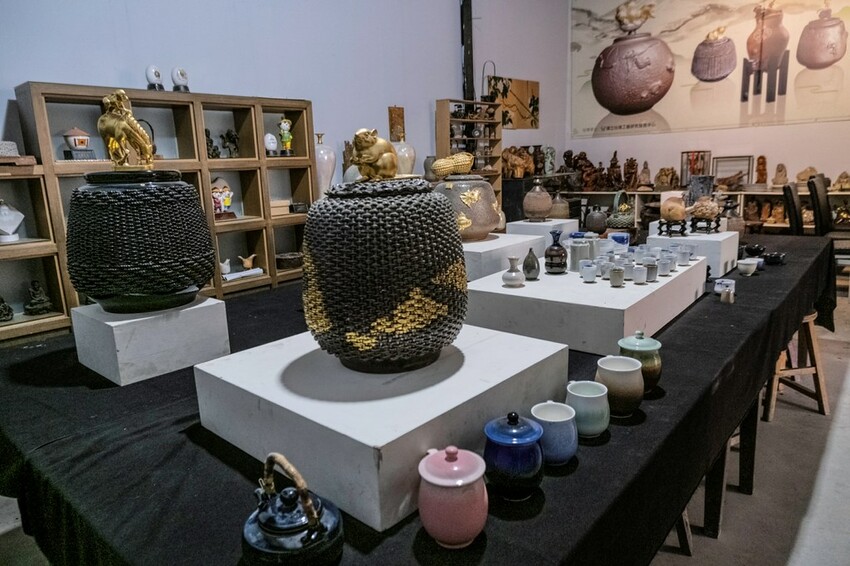 中部景點 ｜2023 蜀葵花海現身－巨型人偶+玩陶+嚕貓一起野餐吧!