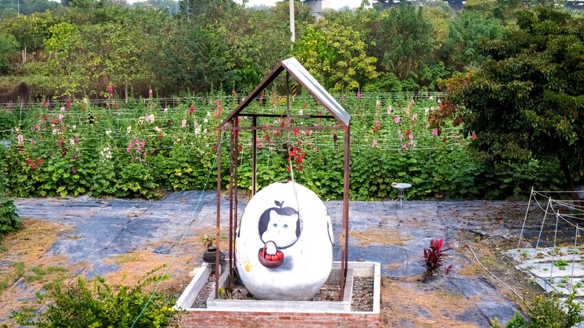 中部景點 ｜2023 蜀葵花海現身－巨型人偶+玩陶+嚕貓一起野餐吧!