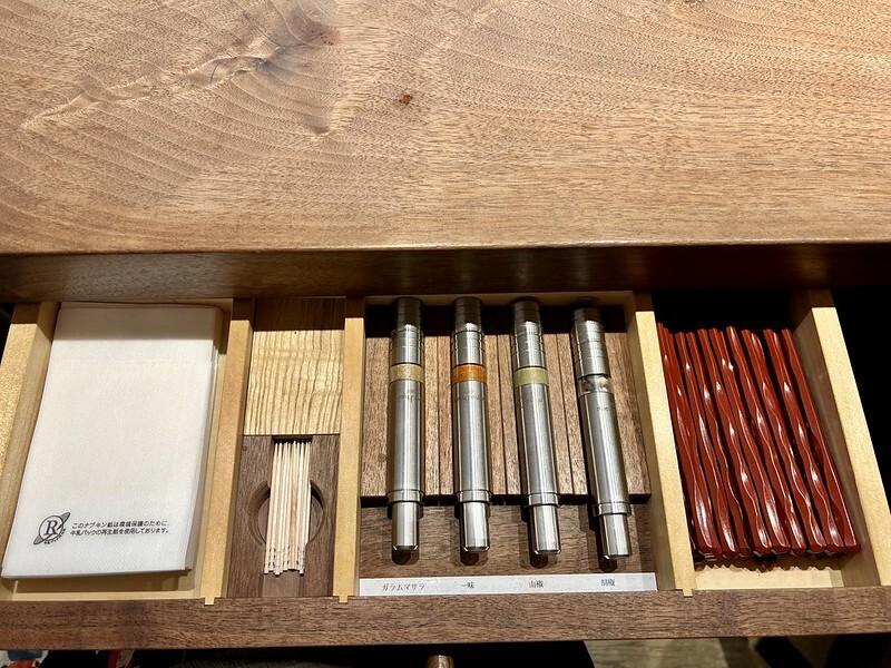 【亞洲,日本,京都】麵屋 高倉二条,一間只聞香味,差一點找不到門入的小店。(京都美食,京都沾麵)