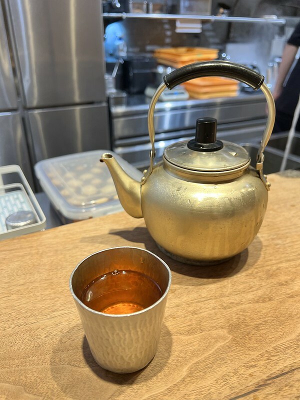 【亞洲,日本,京都】麵屋 高倉二条,一間只聞香味,差一點找不到門入的小店。(京都美食,京都沾麵)