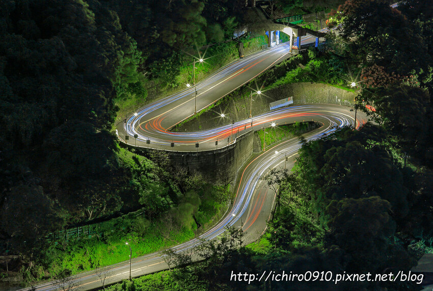 【新北景點】中和烘爐地登山步道‧蜿蜒車軌拍攝點│大台北百萬夜景‧盡收眼底│外挖子山步道‧柴埕步道‧鴛鴦亭│