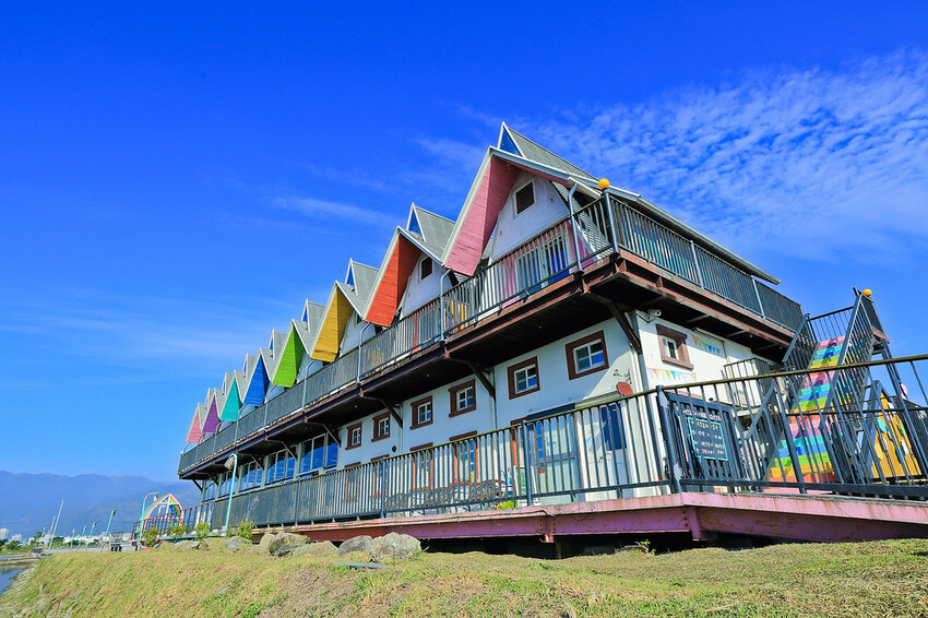 【宜蘭景點】2023員山福園蜊埤湖&羅東運動公園‧落羽松美景│全台10大落羽松秘境之一│礁溪天空島小木屋。金黃