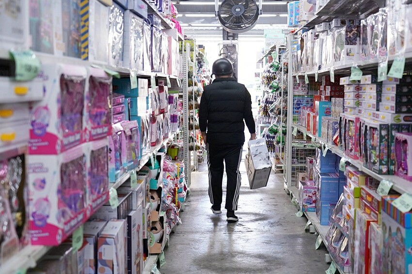 過年買玩具就來這！在地超人氣玩具倉庫，品項超多又便宜，小心走進去就不出來～