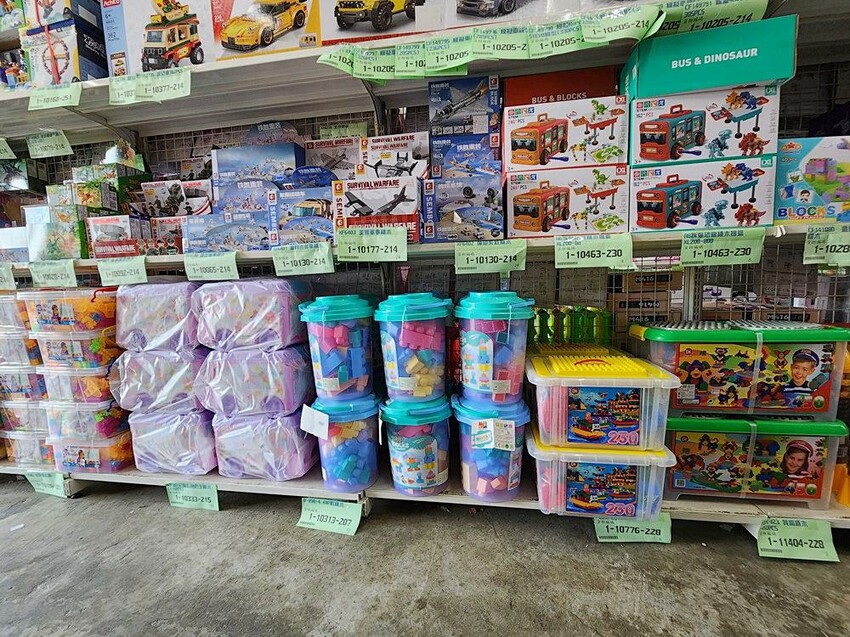 過年買玩具就來這！在地超人氣玩具倉庫，品項超多又便宜，小心走進去就不出來～