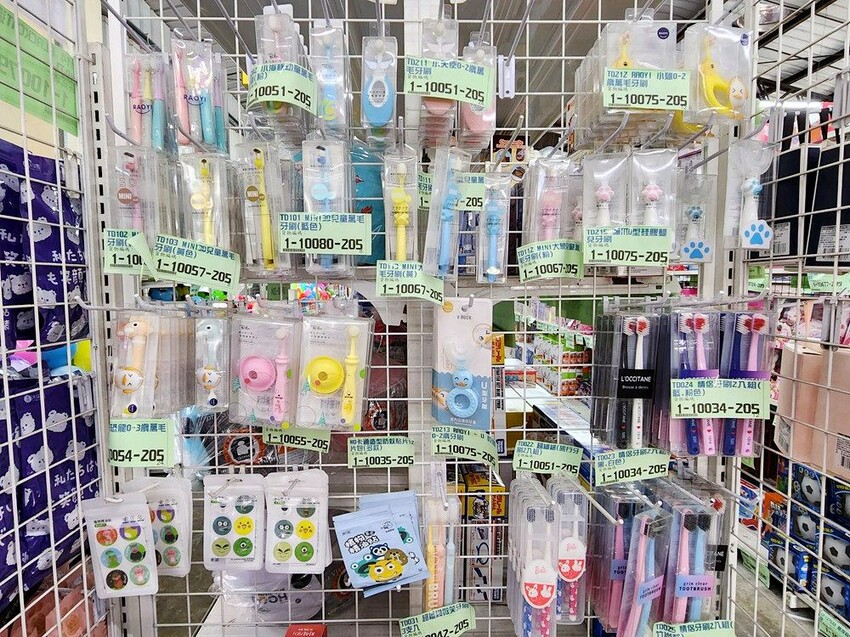 過年買玩具就來這！在地超人氣玩具倉庫，品項超多又便宜，小心走進去就不出來～