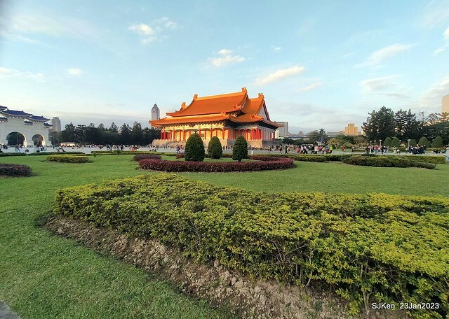 2023正月初一「中正紀念堂」走春賞梅 (Plum blossoms at CKS Memorial Hall), Taipei, Taiwan, SJKen, Jan 23, 2023