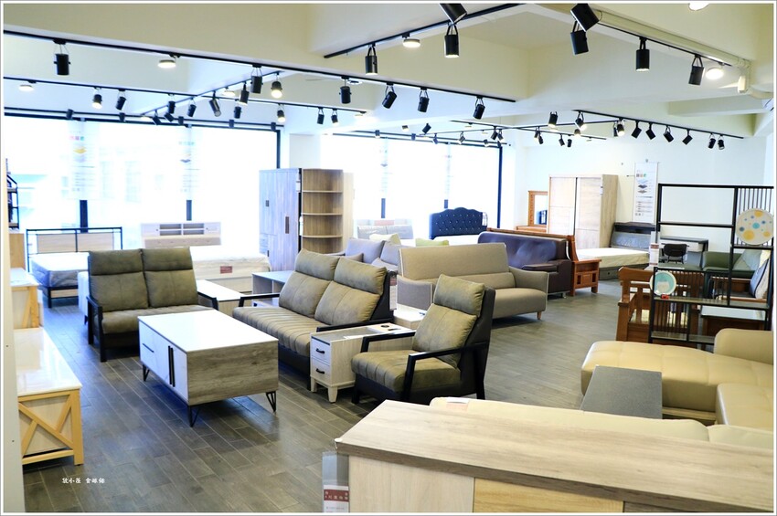 【高雄家具推薦】億家具 批發倉庫 高雄‧在地家具批發商，專人配送組裝，家具款式多樣一次搞定需求 - 敦 小 蓮の食旅錄