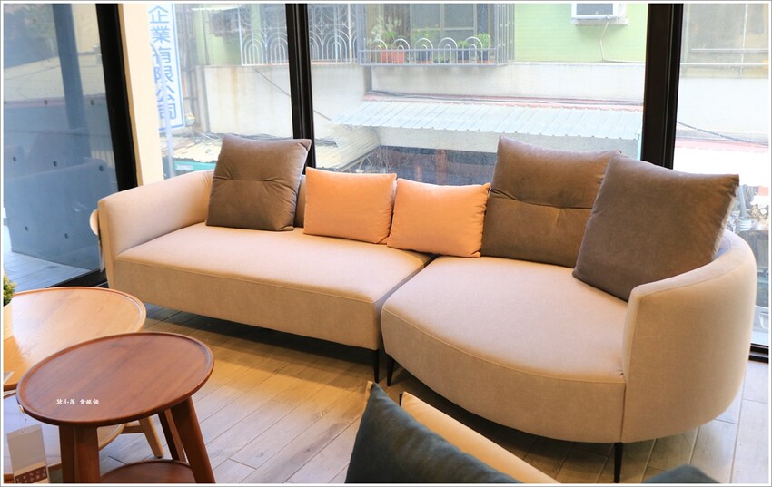 【高雄家具推薦】億家具 批發倉庫 高雄‧在地家具批發商，專人配送組裝，家具款式多樣一次搞定需求 - 敦 小 蓮の食旅錄