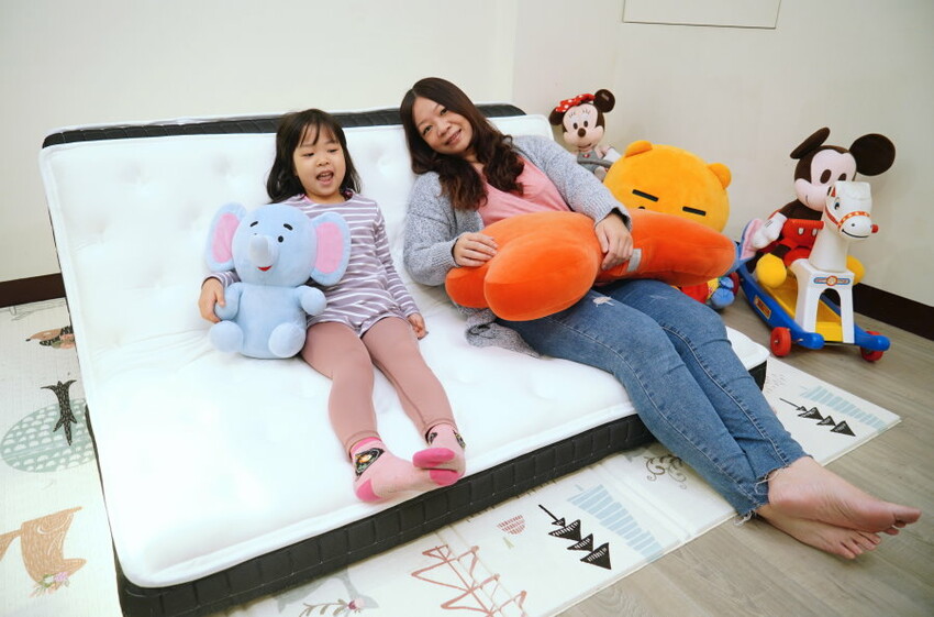 【床墊推薦】LoveFu 無光厚墊．輕盈好收納，可當沙發、床墊!