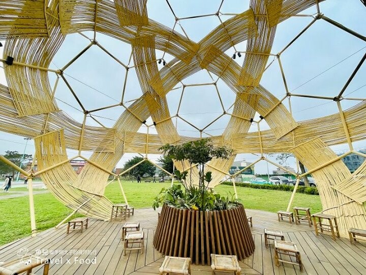 【漫遊富岡，光之饗宴】2023桃園燈會在楊梅，必看14公尺未來兔主燈與水上光舞秀，作伙搭火車逛燈會！ @魚兒 x 牽手明太子的「視」界旅行