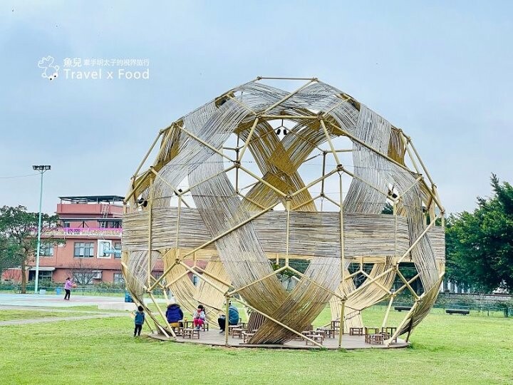 【漫遊富岡，光之饗宴】2023桃園燈會在楊梅，必看14公尺未來兔主燈與水上光舞秀，作伙搭火車逛燈會！ @魚兒 x 牽手明太子的「視」界旅行