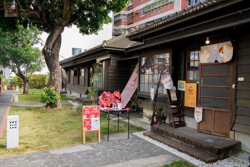 【臺南一日遊】自駕旅遊租車推薦AVIS艾維士租車,就在台南高鐵站附近超方便,提供免費高鐵至租車處來回接駁~AVIS艾維士租車 - 南人幫