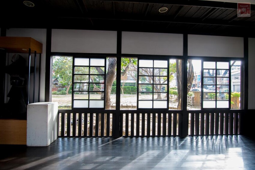 【臺南一日遊】自駕旅遊租車推薦AVIS艾維士租車,就在台南高鐵站附近超方便,提供免費高鐵至租車處來回接駁~AVIS艾維士租車 - 南人幫