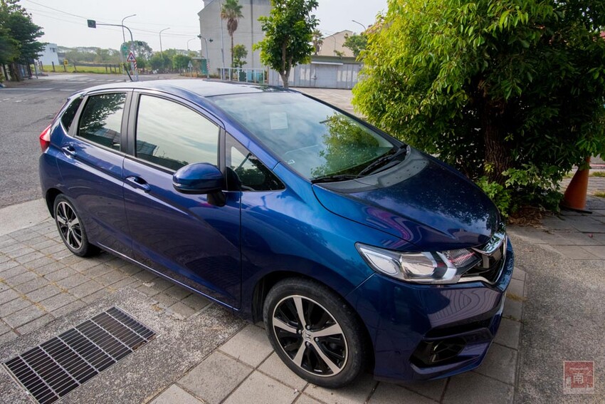 【臺南一日遊】自駕旅遊租車推薦AVIS艾維士租車,就在台南高鐵站附近超方便,提供免費高鐵至租車處來回接駁~AVIS艾維士租車 - 南人幫