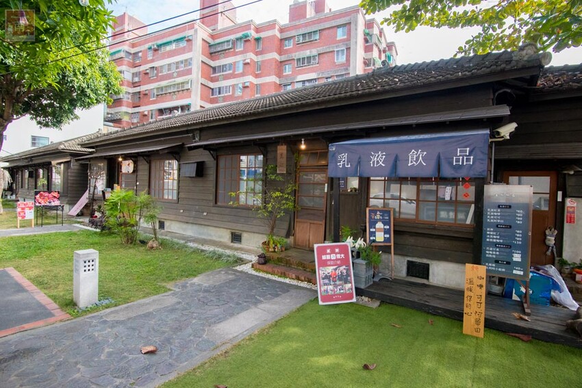 【臺南一日遊】自駕旅遊租車推薦AVIS艾維士租車,就在台南高鐵站附近超方便,提供免費高鐵至租車處來回接駁~AVIS艾維士租車 - 南人幫