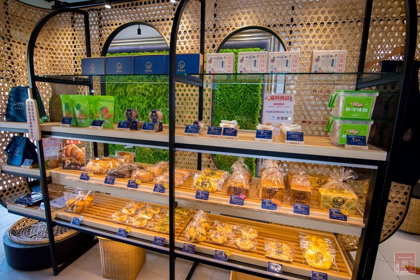 【臺南一日遊】自駕旅遊租車推薦AVIS艾維士租車,就在台南高鐵站附近超方便,提供免費高鐵至租車處來回接駁~AVIS艾維士租車 - 南人幫