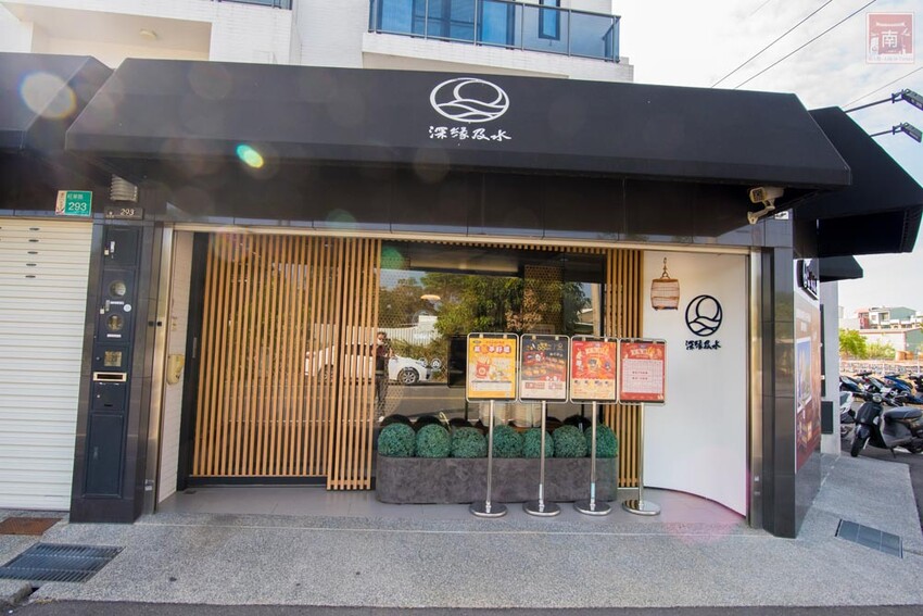 【臺南一日遊】自駕旅遊租車推薦AVIS艾維士租車,就在台南高鐵站附近超方便,提供免費高鐵至租車處來回接駁~AVIS艾維士租車 - 南人幫