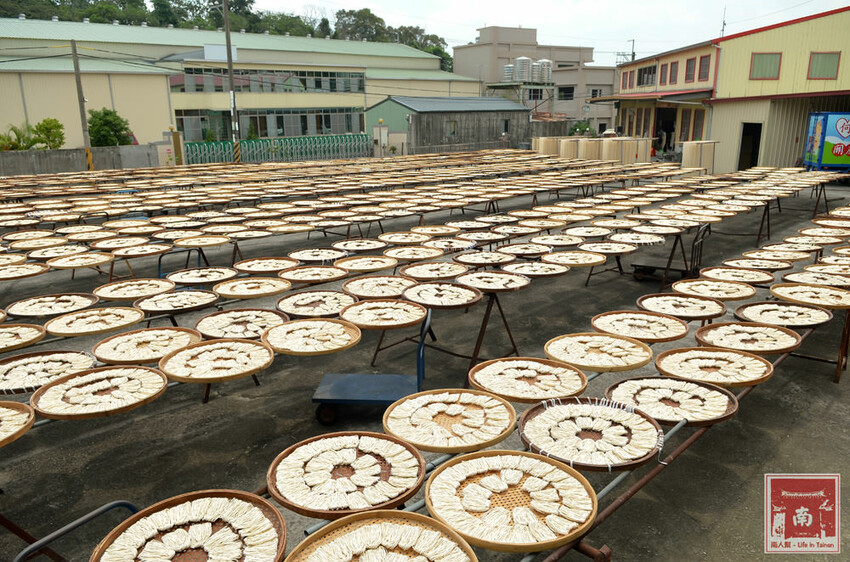 【臺南一日遊】自駕旅遊租車推薦AVIS艾維士租車,就在台南高鐵站附近超方便,提供免費高鐵至租車處來回接駁~AVIS艾維士租車 - 南人幫