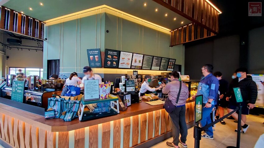 【臺南一日遊】自駕旅遊租車推薦AVIS艾維士租車,就在台南高鐵站附近超方便,提供免費高鐵至租車處來回接駁~AVIS艾維士租車 - 南人幫