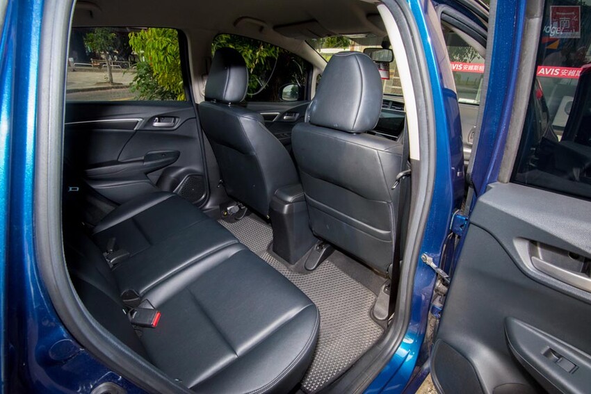 【臺南一日遊】自駕旅遊租車推薦AVIS艾維士租車,就在台南高鐵站附近超方便,提供免費高鐵至租車處來回接駁~AVIS艾維士租車 - 南人幫