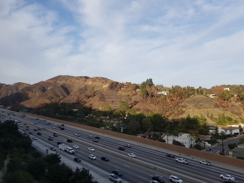 20180211_163231.jpg - 【美國】洛杉磯蓋蒂中心(Getty Center)可俯瞰洛杉磯全景。賞夕陽觀夜景
