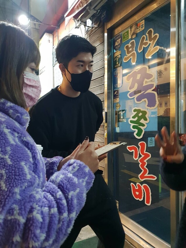 4120.jpg - 【韓國.釜山】金面站美食。釜山烤肋排。辣味超好吃香噴噴推薦+烤蝦+清粥+小菜