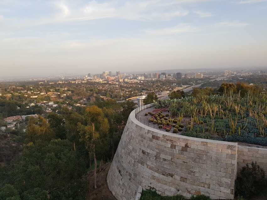 20180211_171330.jpg - 【美國】洛杉磯蓋蒂中心(Getty Center)可俯瞰洛杉磯全景。賞夕陽觀夜景