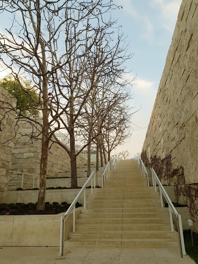 20180211_172712.jpg - 【美國】洛杉磯蓋蒂中心(Getty Center)可俯瞰洛杉磯全景。賞夕陽觀夜景
