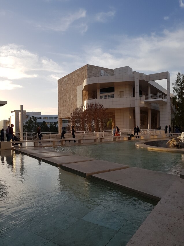 20180211_170256.jpg - 【美國】洛杉磯蓋蒂中心(Getty Center)可俯瞰洛杉磯全景。賞夕陽觀夜景
