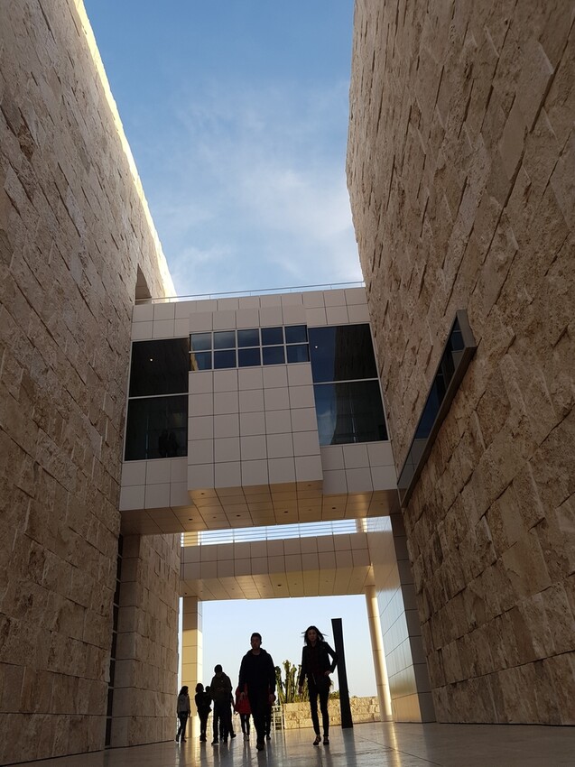 20180211_170151.jpg - 【美國】洛杉磯蓋蒂中心(Getty Center)可俯瞰洛杉磯全景。賞夕陽觀夜景
