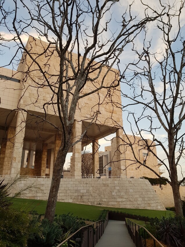 20180211_172836.jpg - 【美國】洛杉磯蓋蒂中心(Getty Center)可俯瞰洛杉磯全景。賞夕陽觀夜景