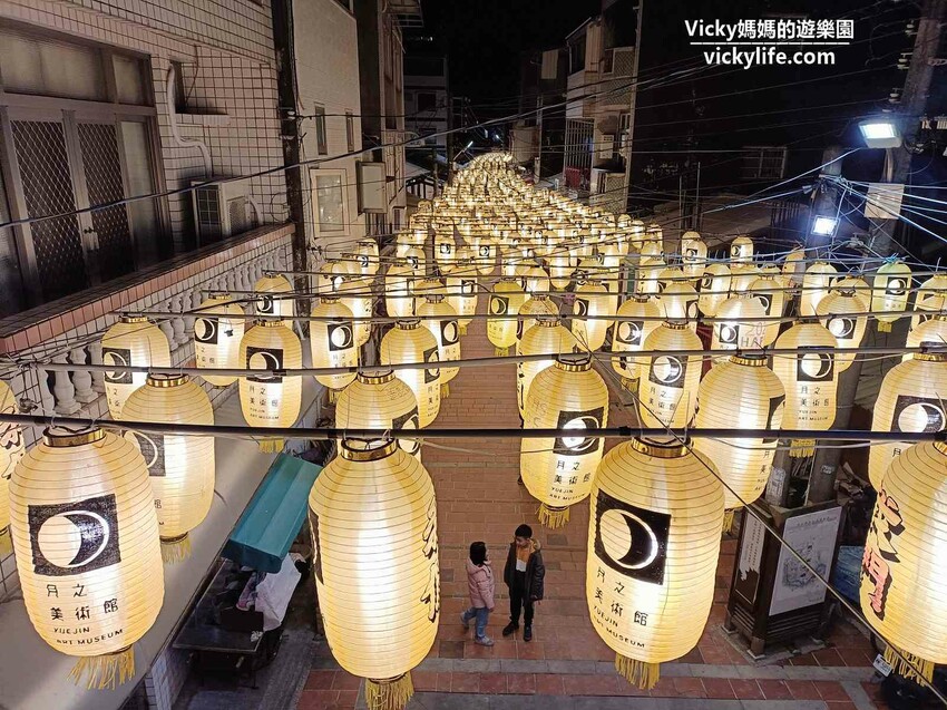 超浪漫的賓果連線遊戲，一定要「我們」一起，一起吃喝玩樂才可以！